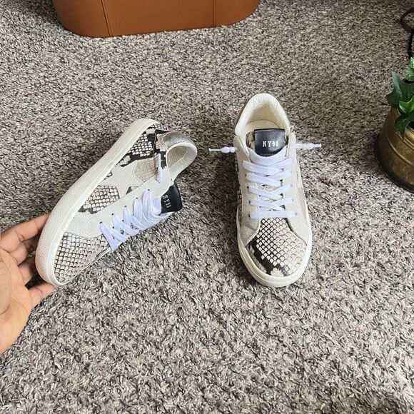 Steve Madden Philosophy Star Sneakers Shoe Snake Skin Leather Size 6.5 M - Picture 7 of 9